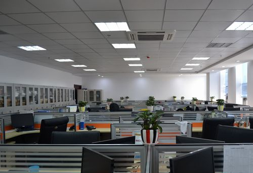 上海鑫耀勞務(wù)派遣有限公司成立，注冊(cè)資本200萬(wàn)人民幣:勞務(wù)派遣